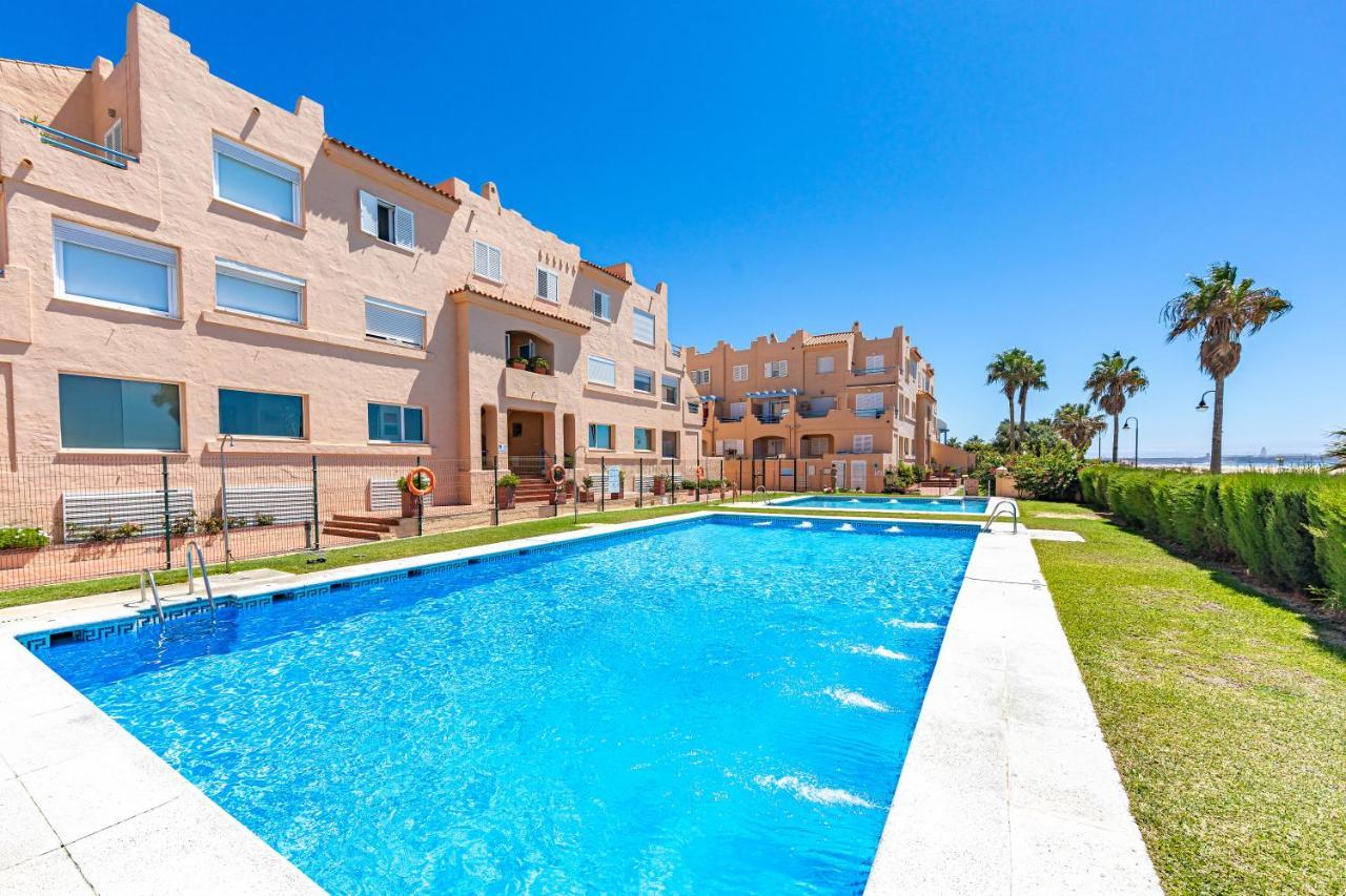 Beachfront, Pool, Terrace & Wifi Tarifa Kültér fotó
